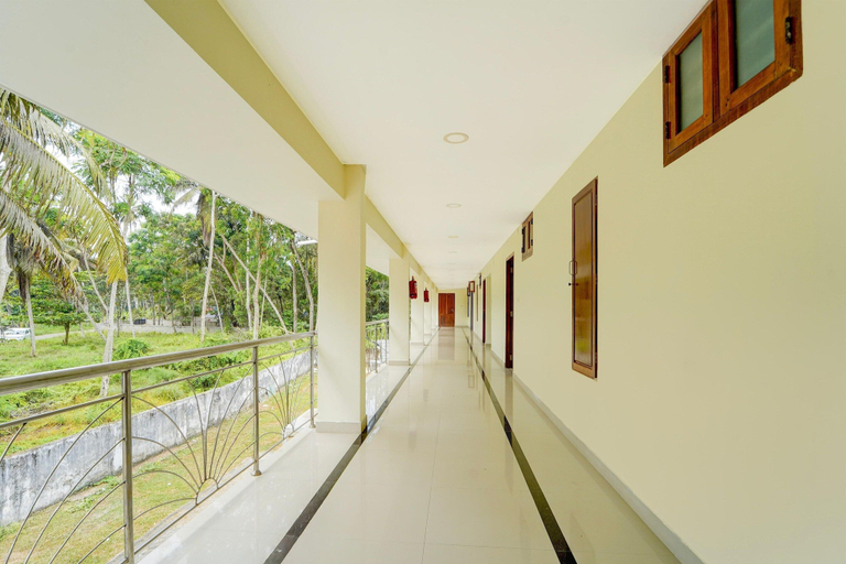 Balcony 4, Deluxe Thiruvallam Lakeview, Thiruvananthapuram