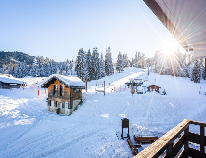 Balcony 2, Mountain View Stay Near Morillon Ski Slopes, Haute-Savoie