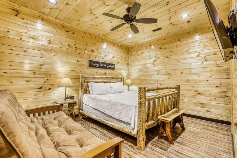 Bedroom 3, The Big Poplar Retreat, Sevier