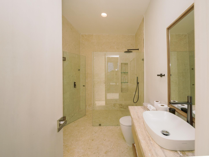 Room 2, Shemesh Residence - Ocean Golf Views With Full Staff at Unique Cap Cana Villa, San Rafael del Yuma