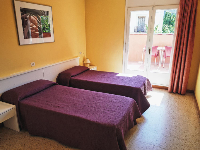 Bedroom 5, Hostal Lara, Girona