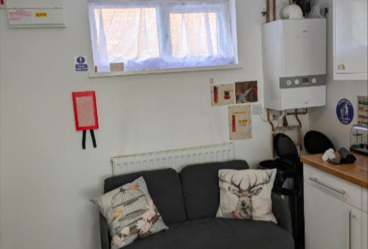 Living area, Double Rooms End Terrace Close to Kettering Town, Northamptonshire