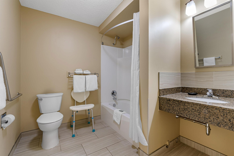 Bathroom 4, SureStay Plus Hotel By Best Western Salmon Arm, Columbia-Shuswap