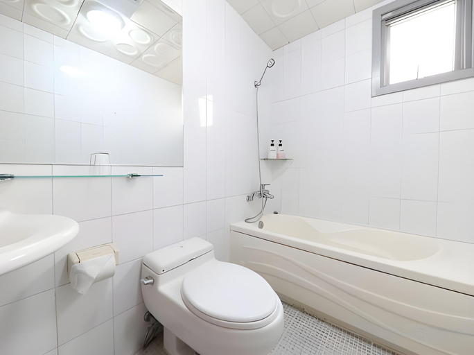 Bathroom 4, Apple Hotel, Jeju