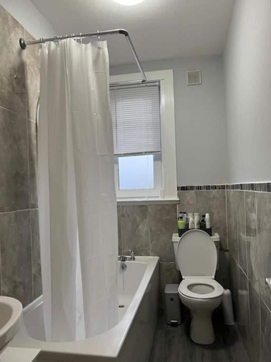 Bathroom 5, 3 Bedroom Flat - Sleeps 6 - Free Parking, Fife