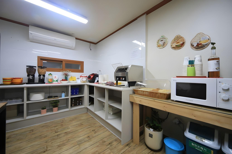 Food & Drinks, H-AVENUE Hotel Seomyeon Station, Busanjin
