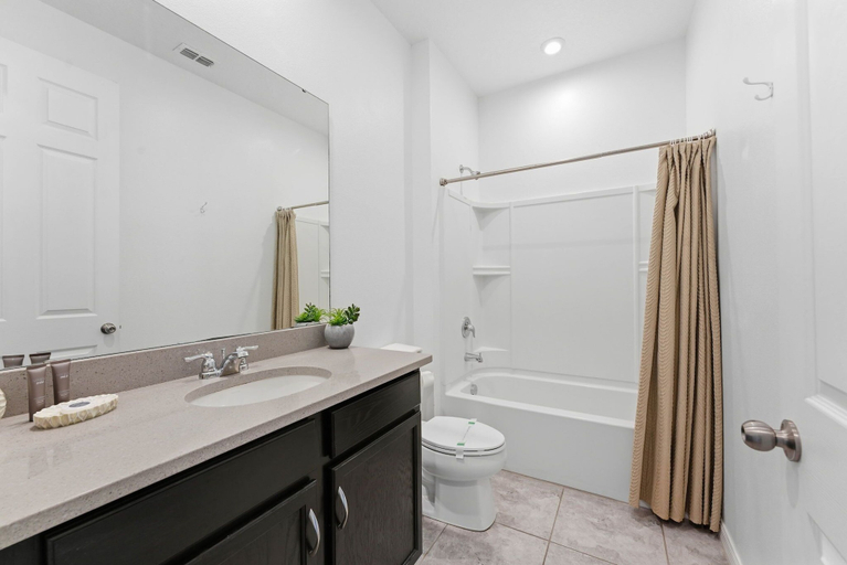 Interior 4, Family Friendly Stay in Prime Location, Osceola