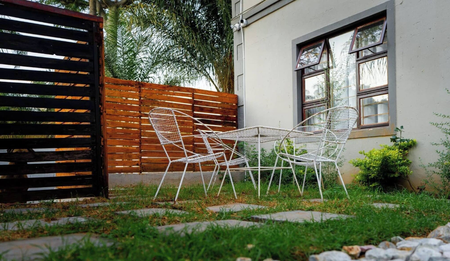 Garden 5, The Greendoor Cottage With Back up Water, City of Johannesburg