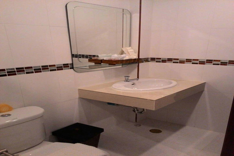 Bathroom, Sawadeelanna Hotel, Muang Nan