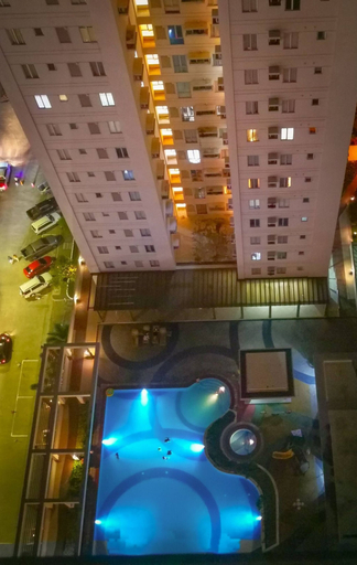 Pool 5, Metro Cebu IT Park Condo Near CBD & Downtown, Cebu City