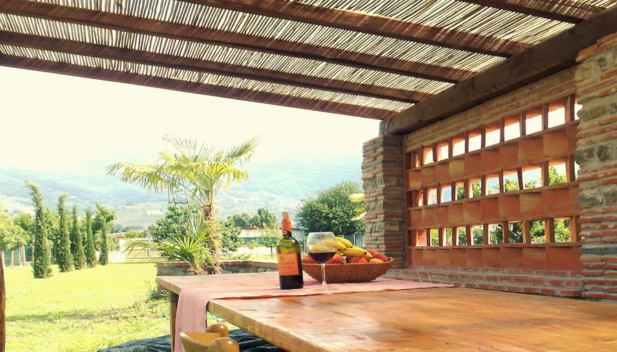 Others 5, Villa In Lucca Placed in a Residential Area, all Services Nearby, Lucca