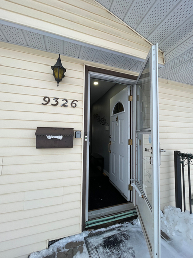 Exterior detail 5, Shibly's Retreat 2 Close to West Edmonton Mall, Division No. 11