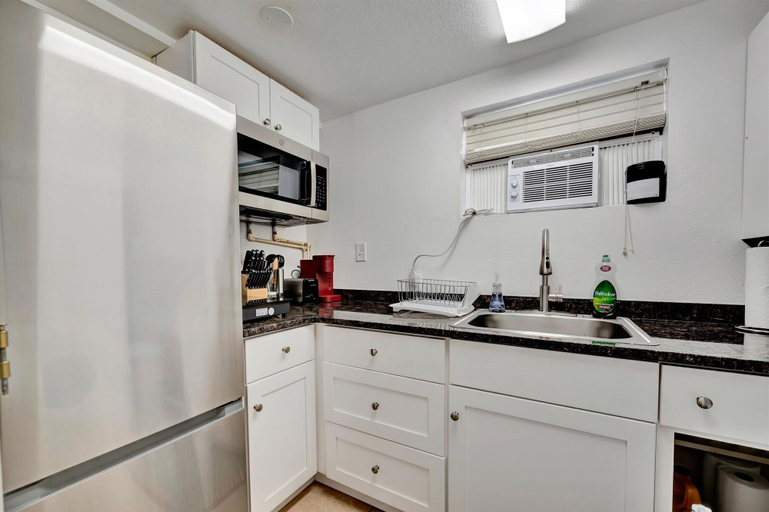 Room 4, Quiet Studio Near Beaches St Armands Circle, Sarasota