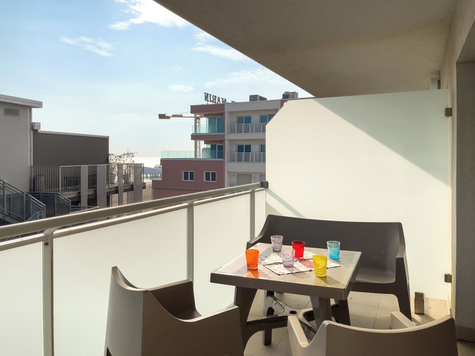 Balcony 2, Well-equipped Flat Just 50m From the Beach, Udine