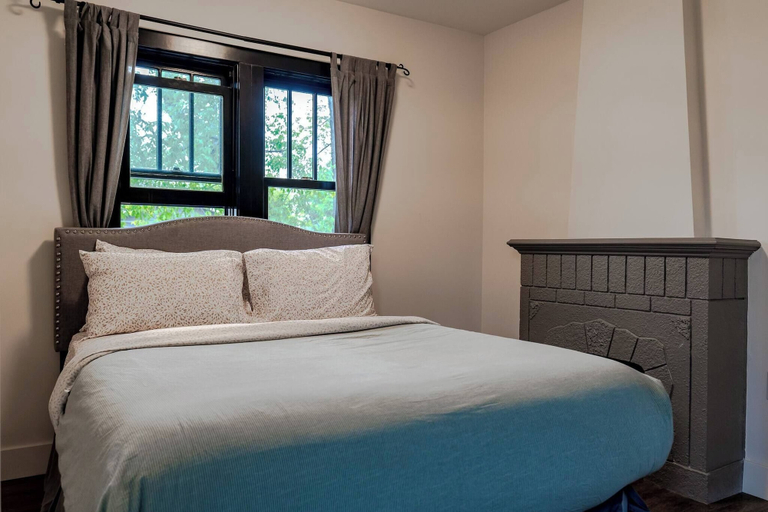 Bedroom 3, Historical Building 1br 1ba Walk To Roger's Place, Division No. 11