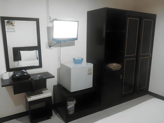 Bathroom 3, Mark Four Place Hotel, Muang Phrae