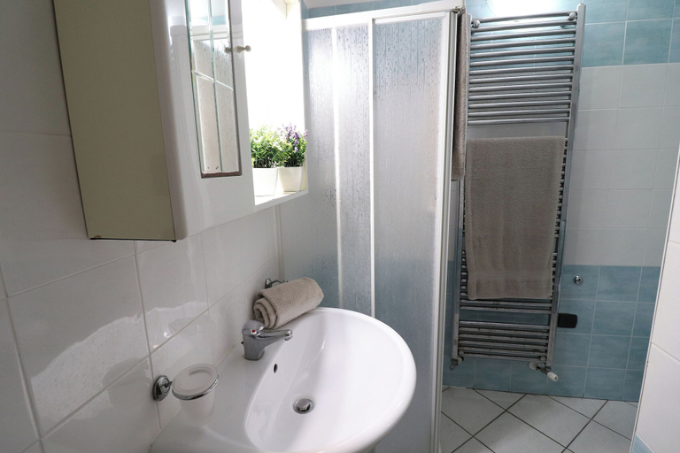 Bathroom 3, Casa Vanessa Modern One-bedroom Apartment With sea View in Central Otranto, Lecce