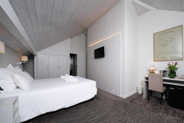 Bedroom 2, Auberge De Confignon, Genève