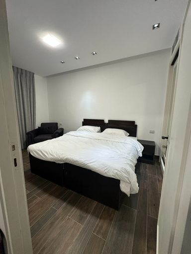 Room 4, Charming Amman Apartment With Electric Heating & Wi, Amman