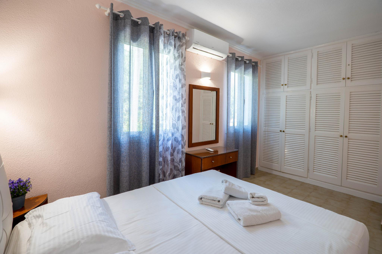 Bedroom 2, Corfu Glyfada Apartment 45, Ionian Islands