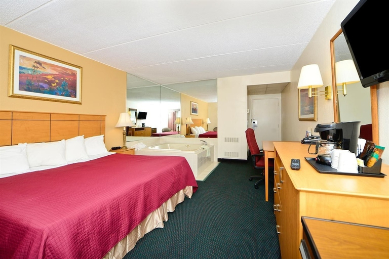 Bedroom 2, Americas Best Value Inn and Suites St. Cloud, Benton