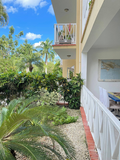 Balcony 5, Apartment 5 Mins Walk To The Beach, San Rafael del Yuma
