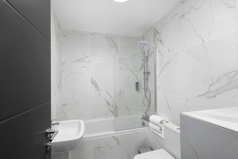 Bathroom 3, Skyvillion -vineyard Court- Enfield 1bed Wbalcony, London