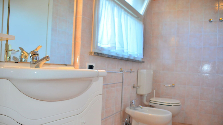 Bathroom 3, Quiet Retreat in Bibione Pineda, Venezia