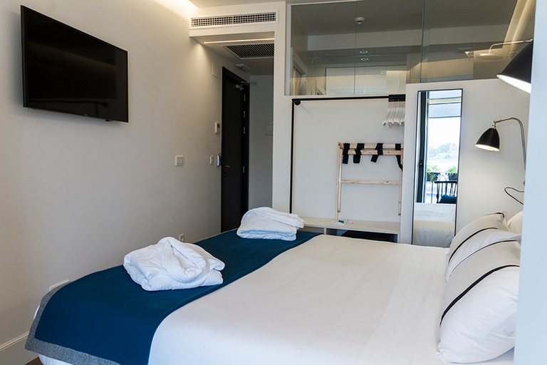 Bedroom 3, SANSEbay Hotel, Guipúzcoa