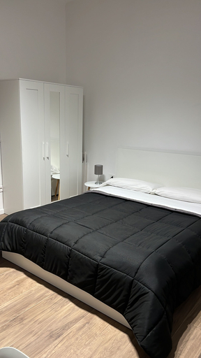 Room 4, Business Home Piazza Cesare Battisti, Foggia
