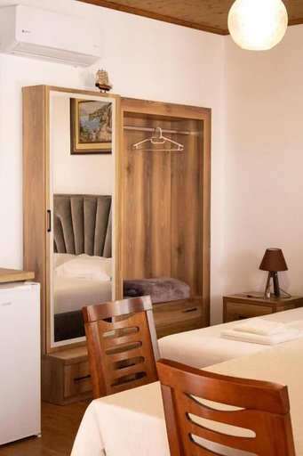 Room 4, Cozy Lair Apartments, Sarandës