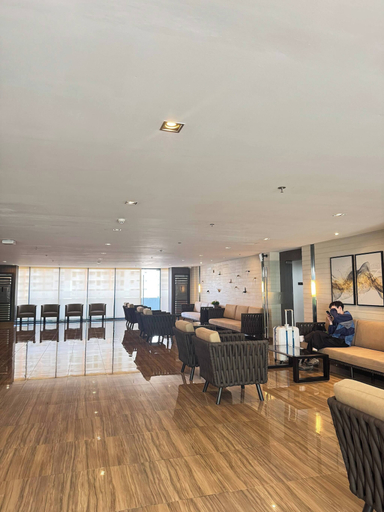 Lounge 4, Entire Room in Makati Center With Fast Wifi, Makati City
