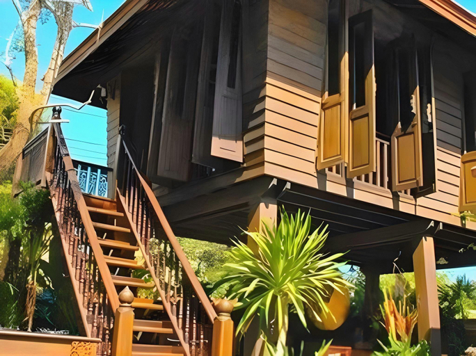 Exterior & Views