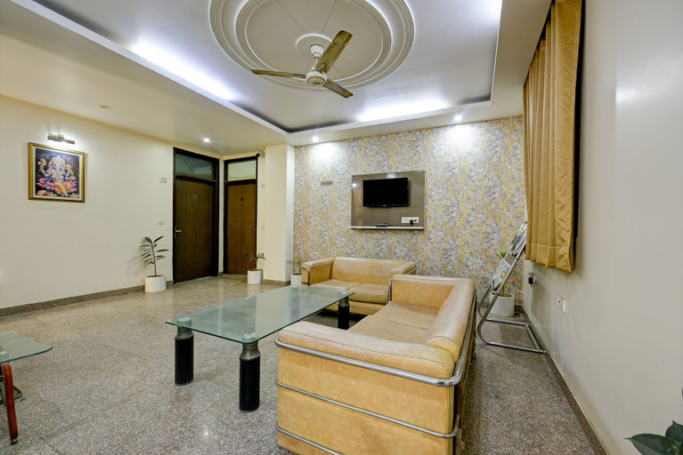 Living room, Room-hotel Mayank Plaza-near IGI Airport, Delhi