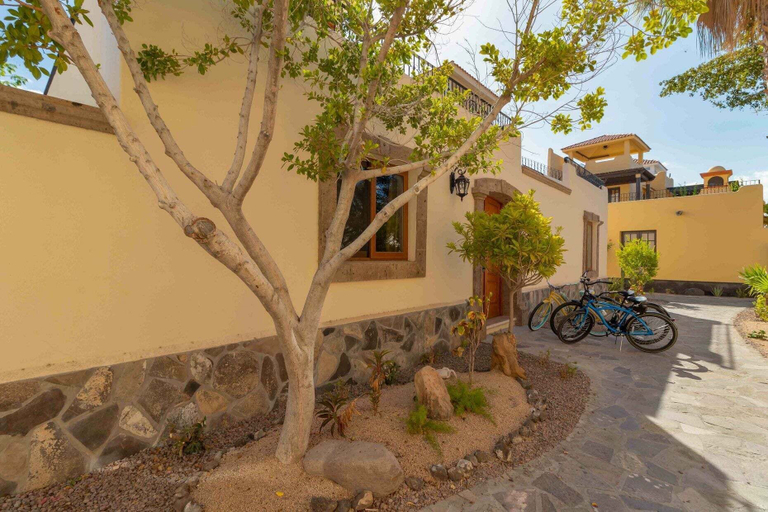 Exterior 2, Less Than 5 Minutes From the Beach and Community Pool!, Comondú