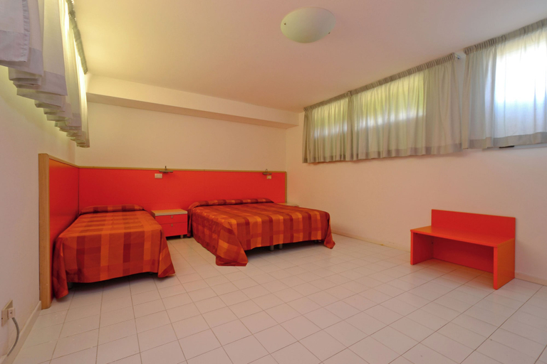 Room 5, Bright Apartment With Balcony, Udine