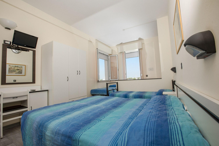 Bedroom 3, Hotel Baltic, Forli' - Cesena