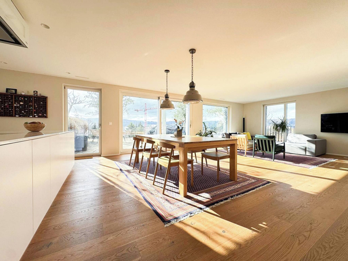 Dining room 5, Wonderful Attic Maisonette in Meilen With Stunning Lake Views, Meilen