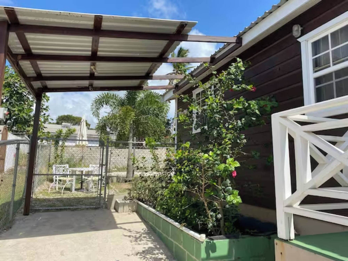 Garden, Sheridan's Place - 1 Minute Walk to the Beach