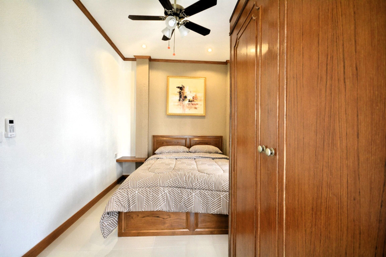 Room 5, Spacious Corner 1-Bedroom Condo with 2 Balconies - Baan Suan Lalana, Pattaya