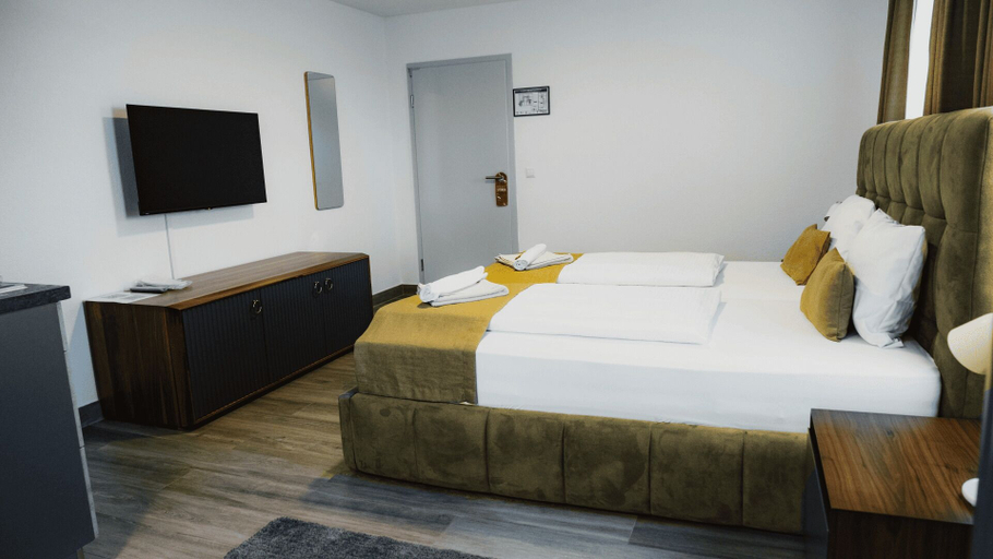 Bedroom 4, E&B Hotel, Rems-Murr-Kreis