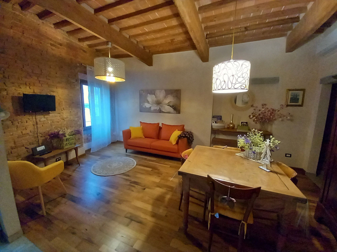 Living area 2, Casa Clery Tuscan Style Breakfast Included, Florence