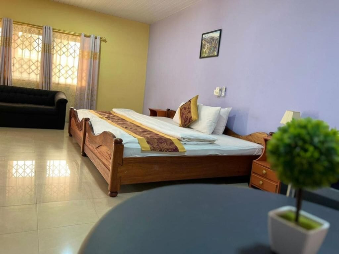 Room 4, Hans Cottage Botel, Cape Coast