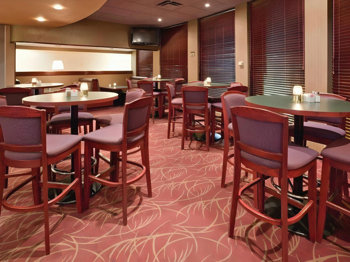 Food & Drinks 4, Holiday Inn Airport West, Division No. 11