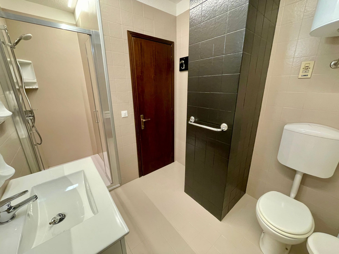 Bathroom 2, Apartment for six With Shared Pool, Venezia