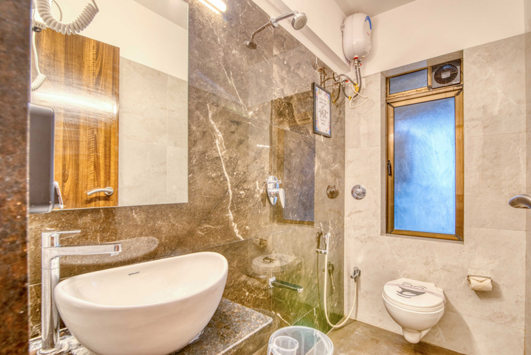 Bathroom 2, Santacruz Homesuites - Gagal Home, Mumbai Suburban