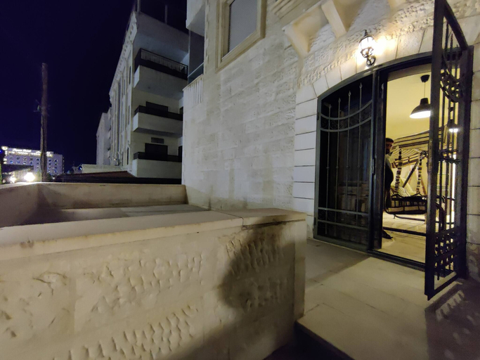 Exterior & Views 2, 3 Bedroom Apartment Of 200m JRE, Salt