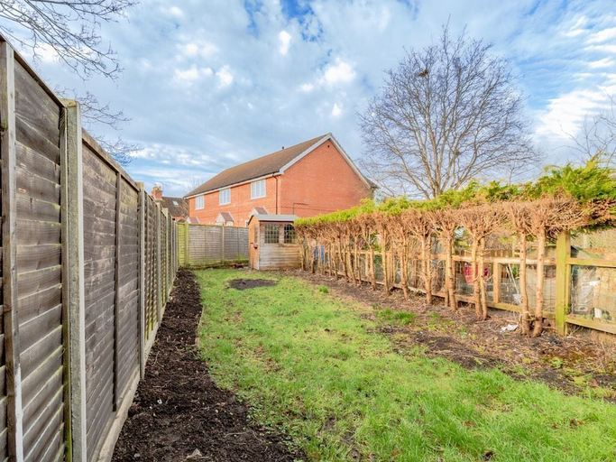 Garden, Room-private Room, Closer to Train Stati, Hampshire