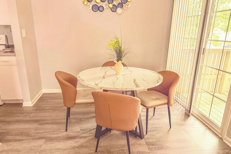 Dining 4, Nyakio Suite, Chesapeake