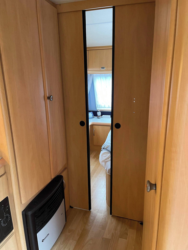 Room 2, The Cozy Caravan Vestmannaeyjar, Vestmannaeyjar